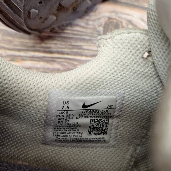 Nike Air Max Excee White and Lilac Womens Size 7.5 - Picture 8 of 8